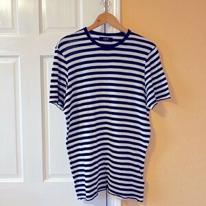 Comfortable T-shirt with 10% cashmere.